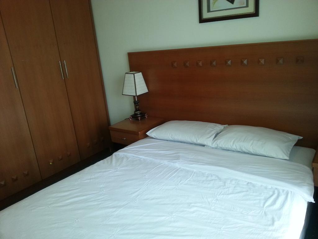Dorcas Service Apartment - Marina Court Кота-Кинабалу Номер фото