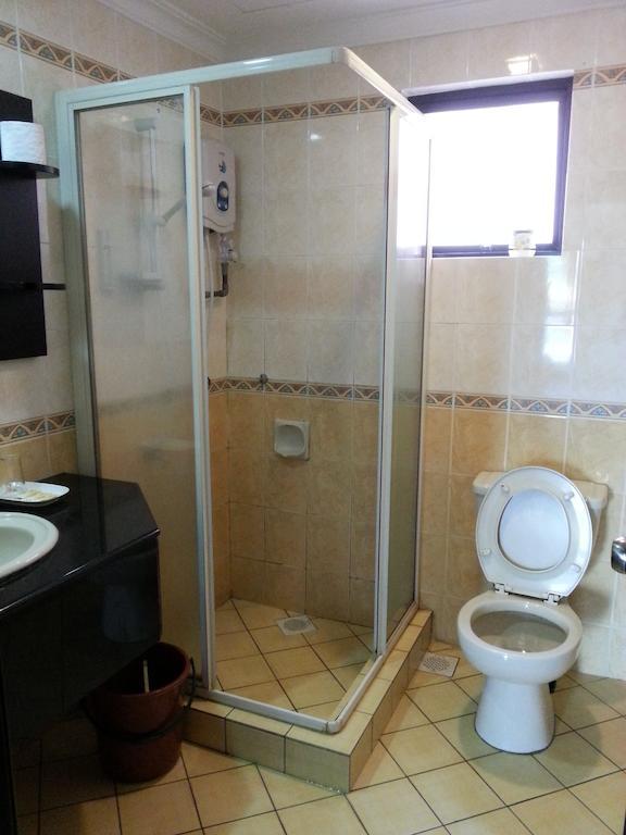 Dorcas Service Apartment - Marina Court Кота-Кинабалу Экстерьер фото